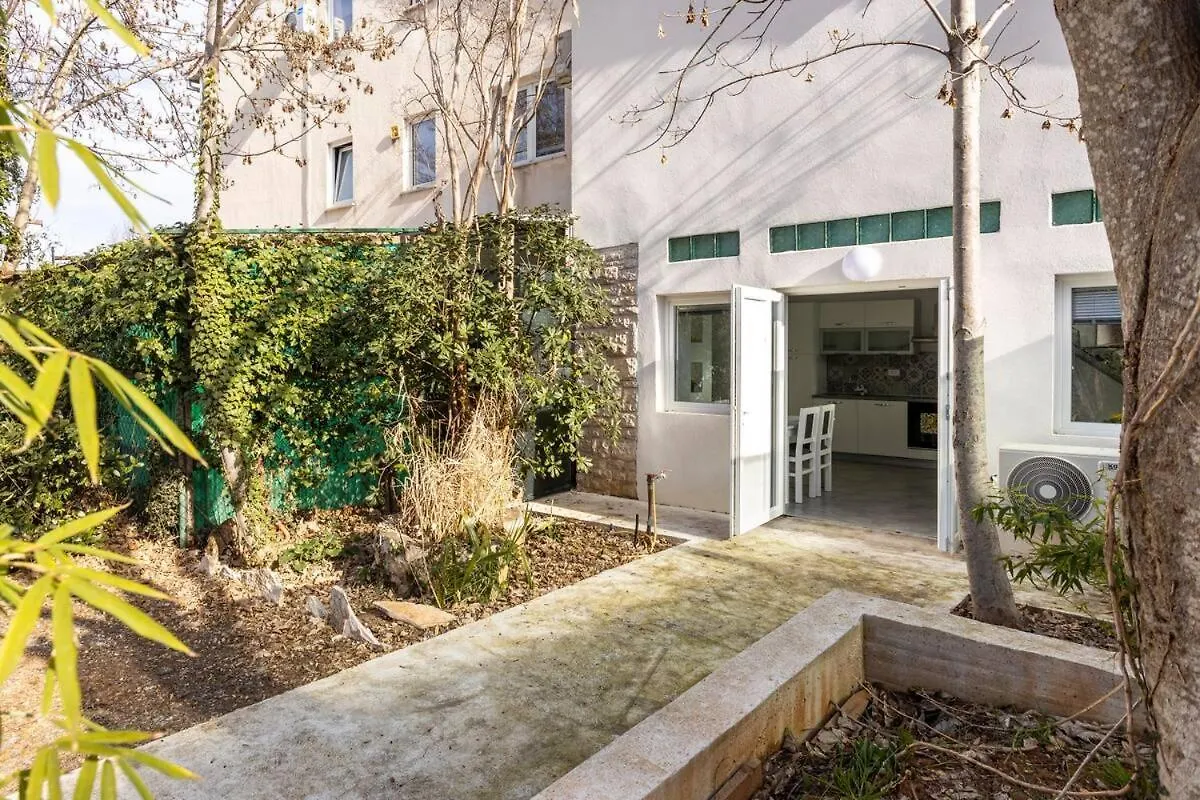 Apartments Mare Pola